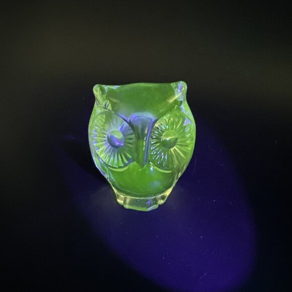 Vintage Fenton Clear Glass Owl Paperweight Glows Vaseline (?)